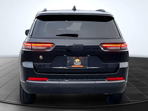 Used 2025 Jeep Grand Cherokee L Altitude AWD/4WD image 5