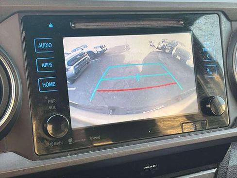 Used 2019 Toyota Tacoma TRD Sport image 32