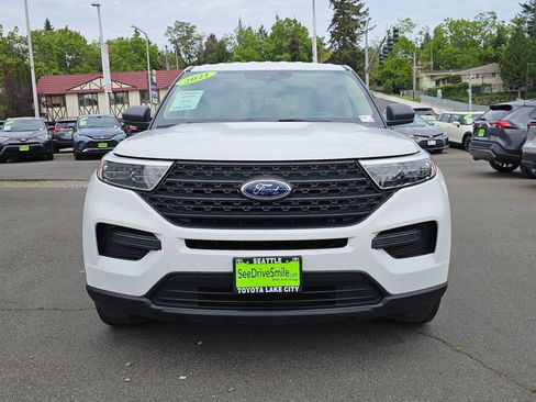 Used 2021 Ford Explorer 4WD w/ Class III Trailer Tow Package image 2