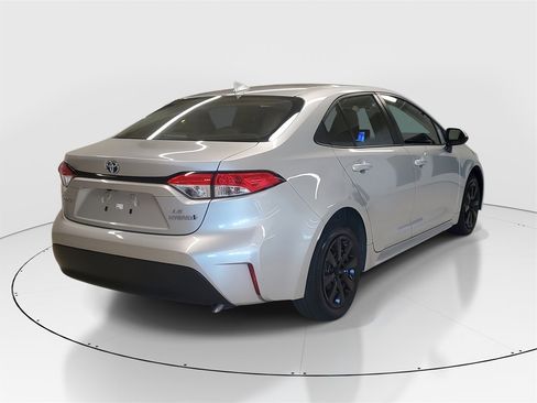 Used 2023 Toyota Corolla LE image 7