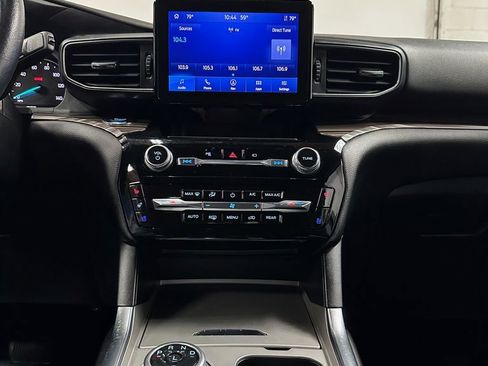 Used 2023 Ford Explorer Limited AWD/4WD image 27