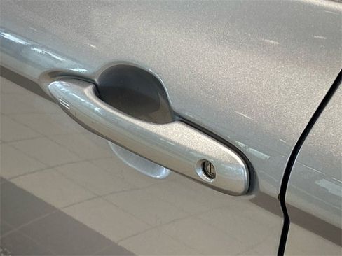 Used 2020 Toyota Camry XLE image 8