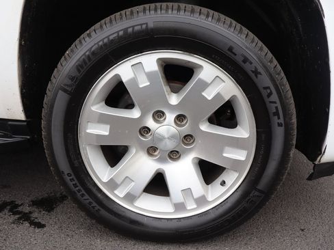 Used 2007 GMC Yukon SLT w/ SLT Preferred Equipment Group AWD/4WD image 45