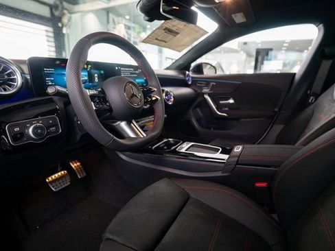 Certified 2025 Mercedes-Benz CLA 250 4MATIC image 11