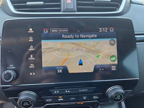 Used 2018 Honda CR-V Touring image 10