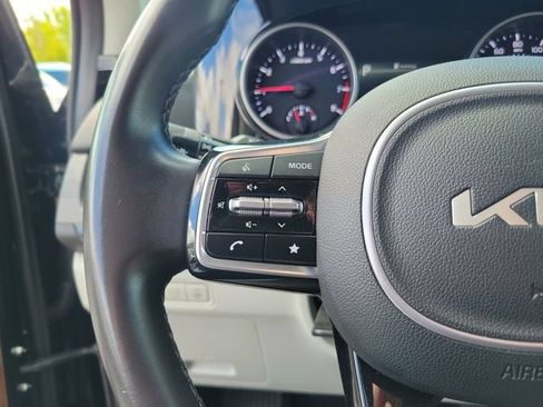 Certified 2024 Kia Carnival EX FWD image 17