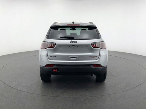 Used 2025 Jeep Compass Trailhawk image 7