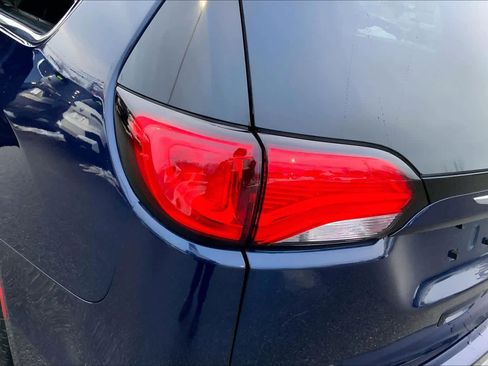 Used 2017 Chrysler Pacifica Touring-L Plus image 26