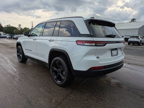 Used 2025 Jeep Grand Cherokee Limited w/ Black Appearance Package RWD image 6