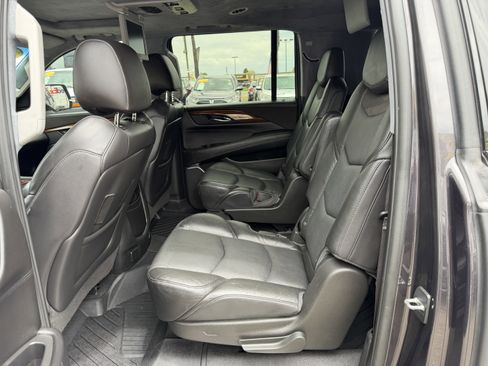 Used 2016 Cadillac Escalade ESV Premium AWD/4WD image 13