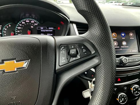 Used 2021 Chevrolet Trax LS w/ Tint and Cruise Package AWD/4WD image 11
