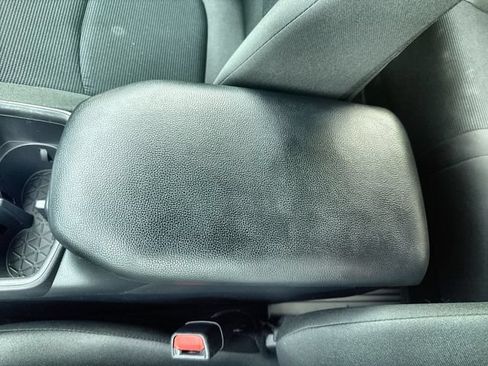 Used 2025 Toyota RAV4 LE AWD/4WD image 20