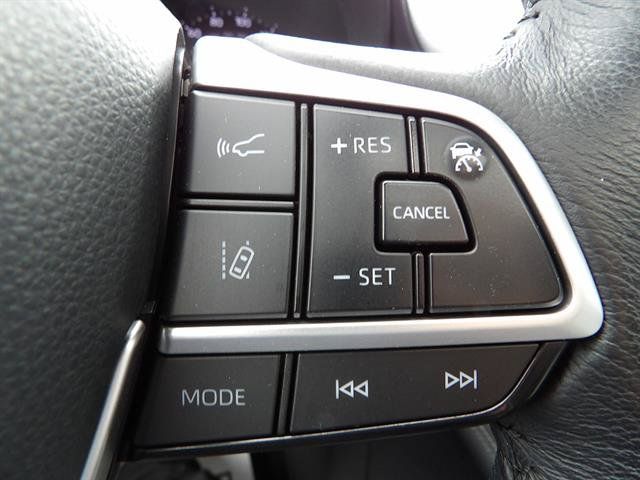 Used 2022 Toyota Sienna XLE FWD image 21