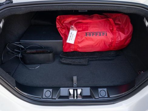 Used 2022 Ferrari Roma RWD image 21