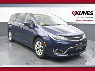 Used 2017 Chrysler Pacifica Touring Plus w/ Tire & Wheel Group FWD video 1