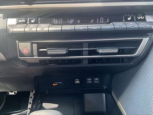 Used 2026 Toyota Camry Hybrid w/ Convenience Package FWD image 35