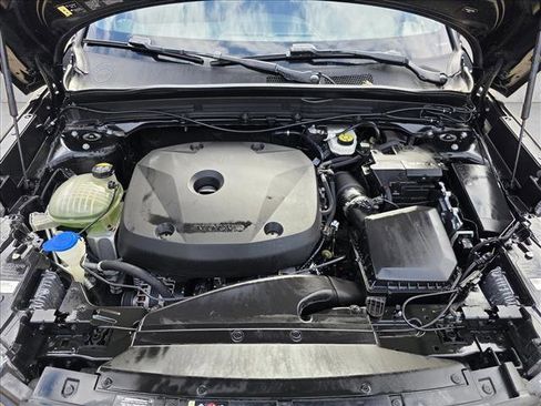 Used 2020 Volvo XC40 T5 R-Design w/ Protection Package Premier image 24