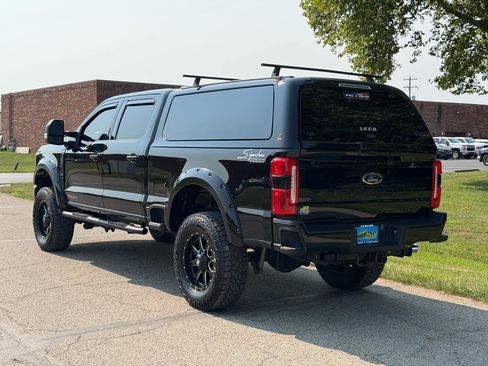 Used 2023 Ford F250 XLT w/ XLT Premium Package AWD/4WD image 4