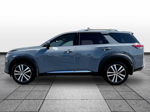 Certified 2025 Nissan Pathfinder Platinum w/ Cargo Package AWD/4WD image 8