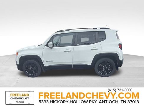 Used 2017 Jeep Renegade Altitude FWD image 6