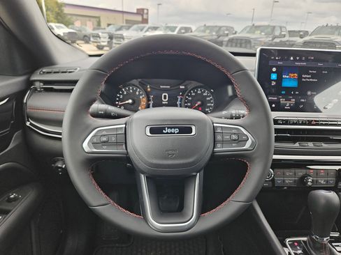 New 2026 Jeep Compass Trailhawk image 18