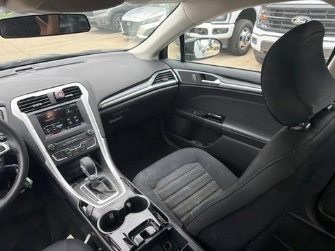 Used 2016 Ford Fusion SE FWD image 23