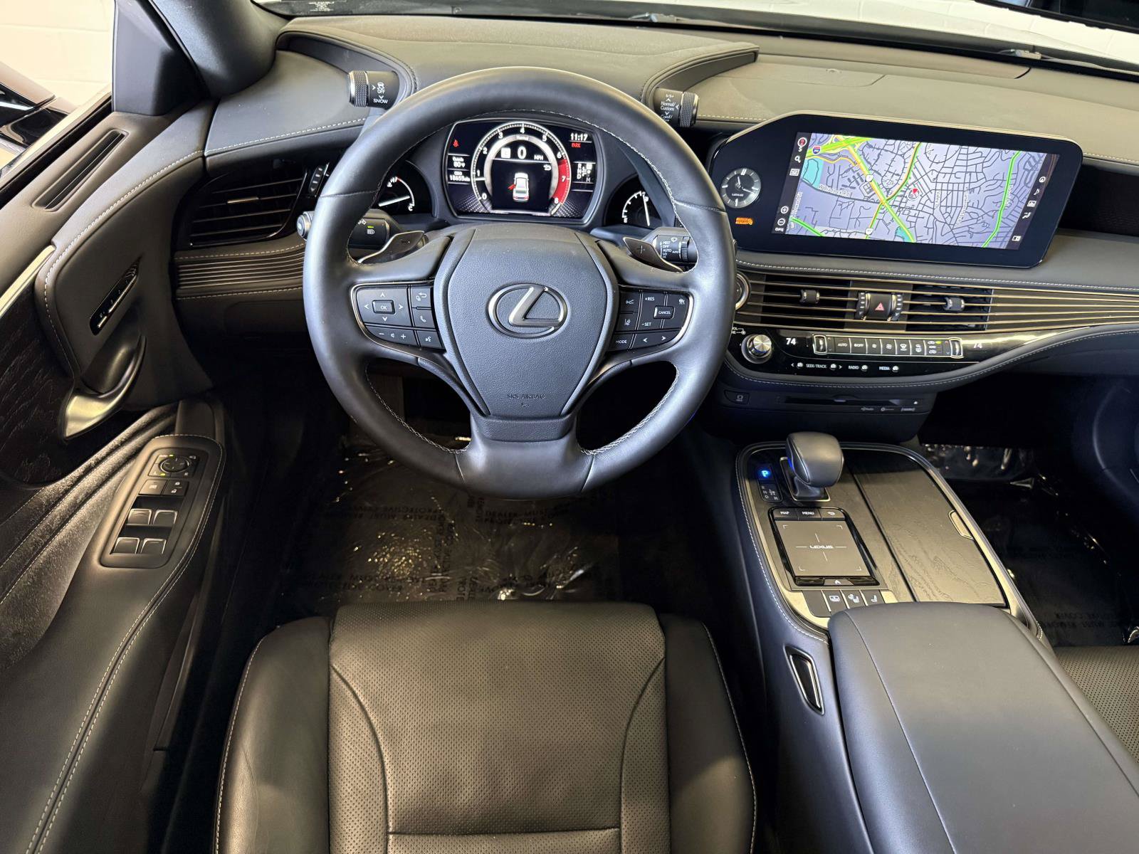 Certified 2022 Lexus LS 500 AWD w/ Accessory Package (Z1) image 4