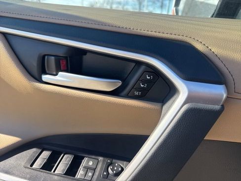 Used 2024 Toyota RAV4 Limited image 15