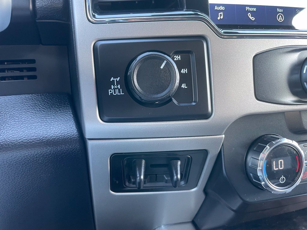 Used 2022 Ford F250 Lariat w/ Black Appearance Package AWD/4WD image 39