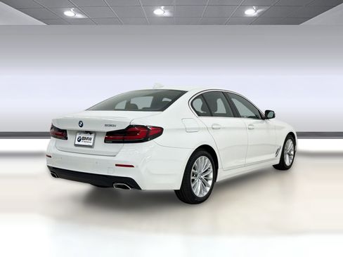 Used 2022 BMW 530i w/ Convenience Package RWD image 9