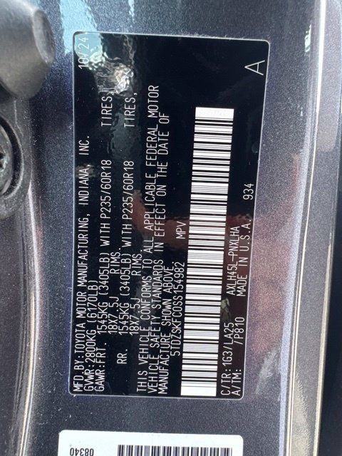 Used 2025 Toyota Sienna Limited AWD/4WD image 24