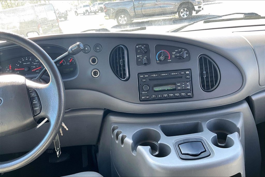 Used 2008 Ford E-350 and Econoline 350 XLT RWD image 6
