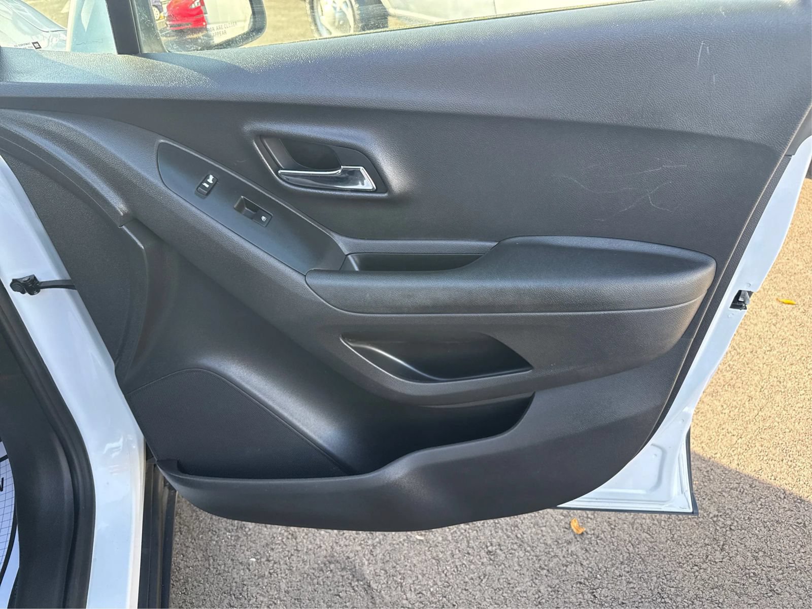 Used 2020 Chevrolet Trax LT w/ LT Convenience Package FWD image 21