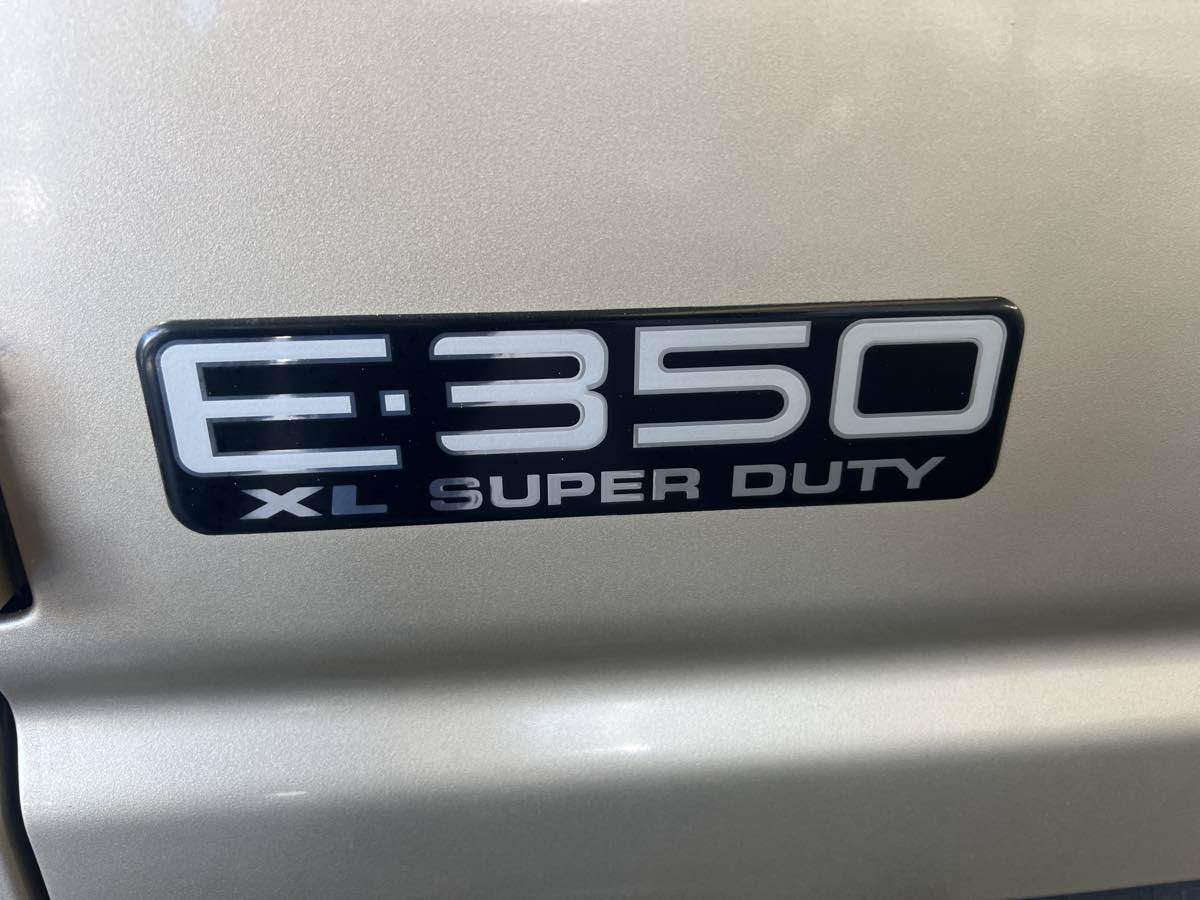 Used 2000 Ford E-350 and Econoline 350 XL RWD image 17