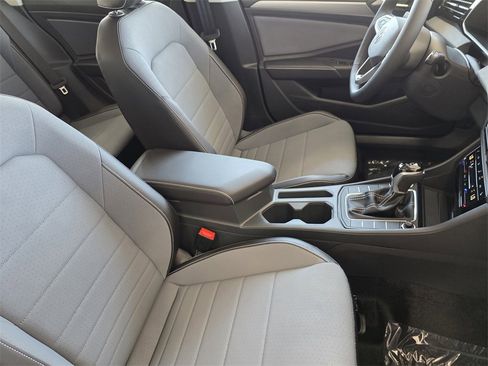 New 2025 Volkswagen Jetta SE image 10