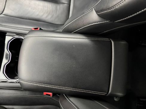 Used 2023 Jeep Grand Cherokee L Limited w/ Black Appearance Package image 31