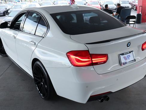 Used 2017 BMW 330i xDrive Sedan AWD/4WD image 7