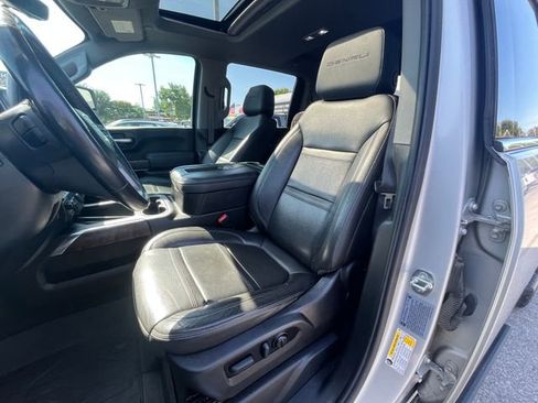 Used 2022 GMC Sierra 2500 Denali w/ Denali Ultimate Package AWD/4WD image 10