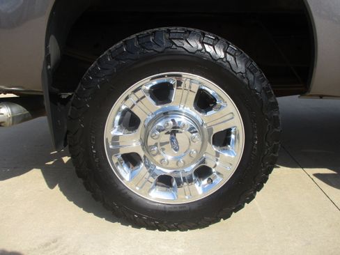 Used 2014 Ford F250 Lariat w/ Chrome Package AWD/4WD image 15