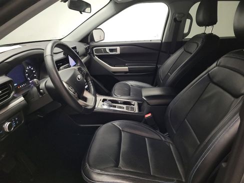 Used 2021 Ford Explorer XLT RWD image 17