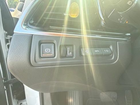 Used 2023 Cadillac XT6 Premium Luxury w/ Technology Package FWD image 26