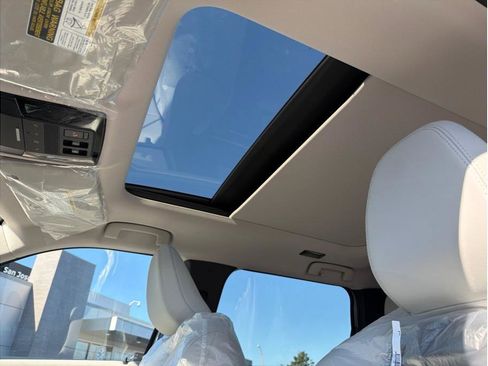 New 2026 Mitsubishi Outlander LE image 17