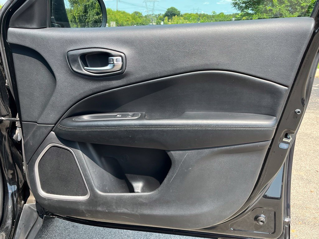 Used 2021 Jeep Compass Latitude FWD image 35