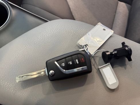 Used 2022 Toyota Camry LE w/ Carpet Mat Package (TMS) image 27