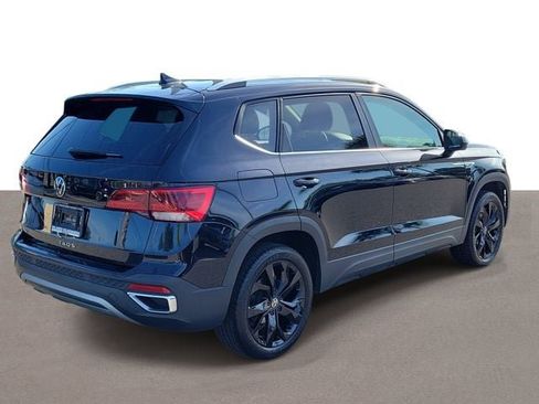 Certified 2023 Volkswagen Taos SE w/ Black Wheel Package FWD image 4