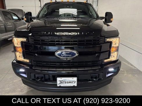 Used 2019 Ford F250 Lariat w/ Lariat Ultimate Package AWD/4WD image 2