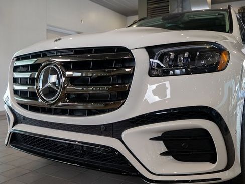 New 2026 Mercedes-Benz GLS 450 4MATIC image 8