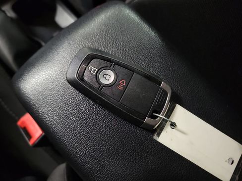 Used 2020 Ford EcoSport SE w/ SE Convenience Package FWD image 16