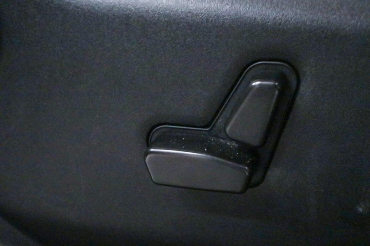 Used 2021 Jeep Grand Cherokee Limited X RWD image 13