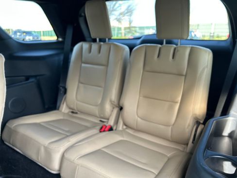 Used 2017 Ford Explorer XLT w/ Equipment Group 202A image 33